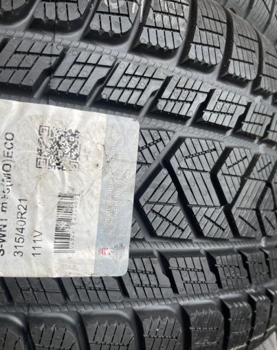 Pirelli Scorpion Winter 2 275/45 R21 и 315/40 R21 V