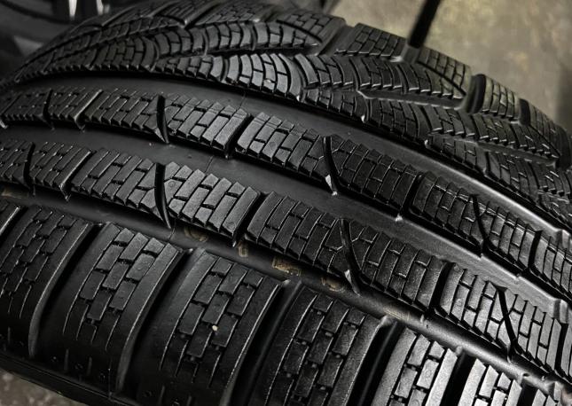 Pirelli Winter Sottozero 240 Serie II 235/40 R19