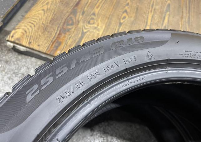 Pirelli Winter Sottozero 255/45 R19 104V