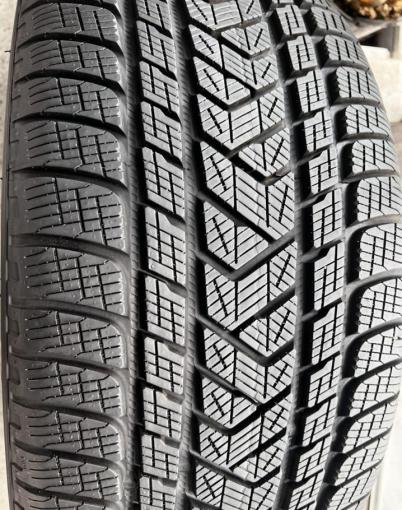 Pirelli Scorpion Winter 285/45 R21