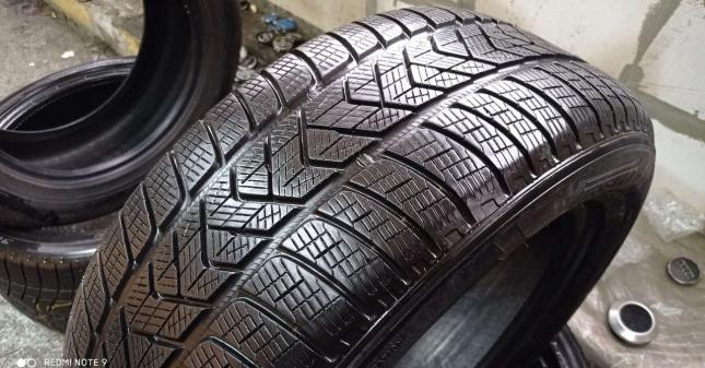 Pirelli Scorpion Winter 245/45 R18