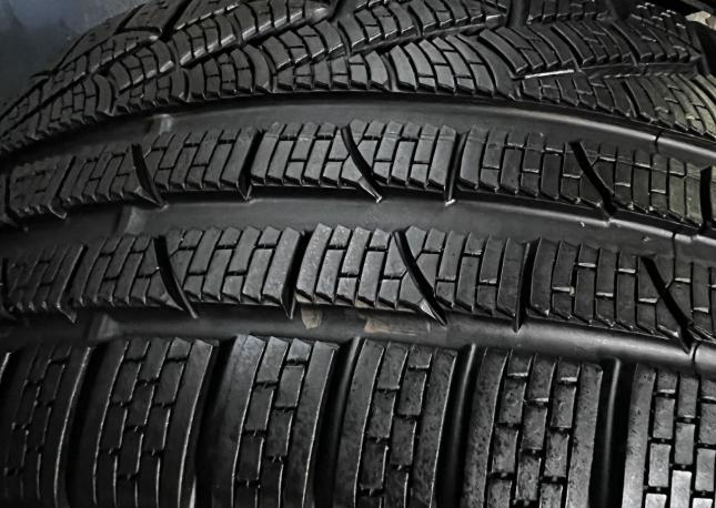 Pirelli Winter Sottozero 240 Serie II 235/40 R19