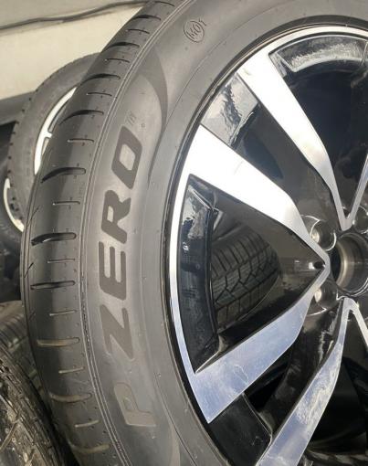 Pirelli P Zero PZ4 L.S. 255/45 R19 и 285/40 R19 104Y