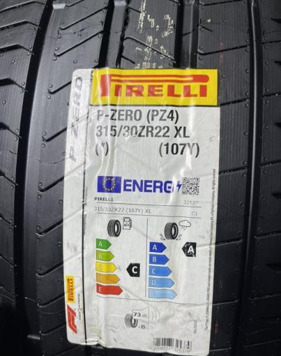 Pirelli P Zero PZ4 275/35 R22 и 315/30 R22 Y