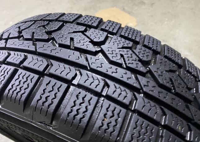 Kumho I&#39;Zen RV KC15 215/60 R17 96H