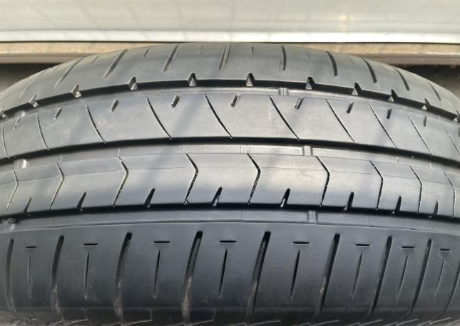 Bridgestone Ecopia NH100 RV 215/60 R17 96H