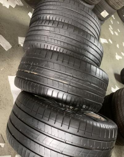 Pirelli P Zero PZ4 285/40 R23 и 325/35 R23 111Y