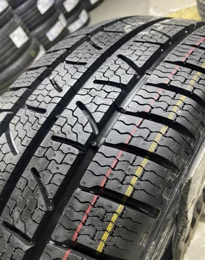 Pirelli Carrier Winter 225/60 R16C