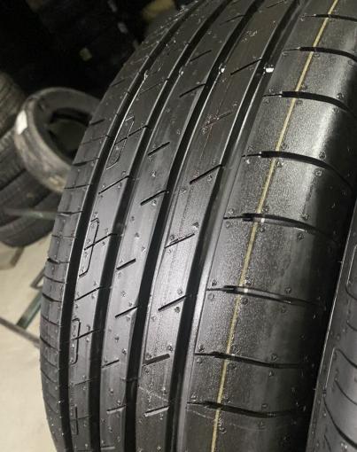 Goodyear EfficientGrip Performance 215/60 R17