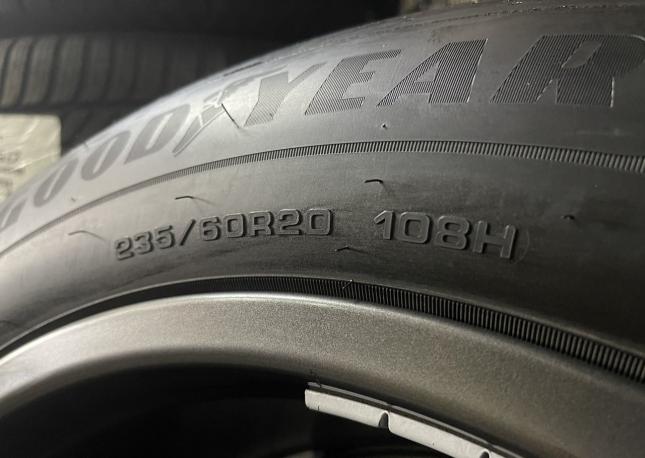 Goodyear EfficientGrip 2 SUV 235/60 R20 108H