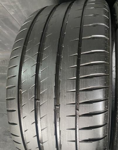 Michelin Pilot Sport 4 275/45 R19