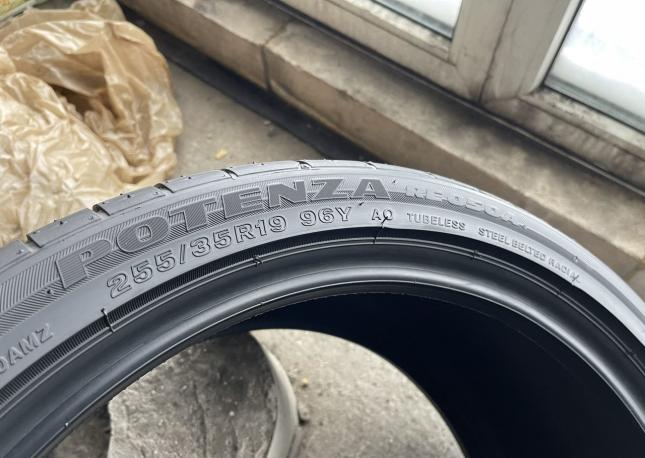 Bridgestone Potenza RE050A 255/35 R19 96Y