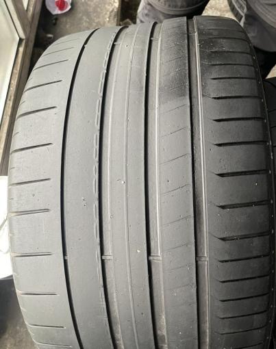 Pirelli P Zero PZ4 275/35 R21 и 315/30 R21 Y