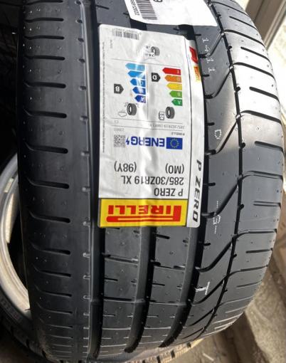 Pirelli P Zero 285/30 R19