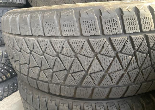 Bridgestone Blizzak DM-V2 235/55 R20 102W