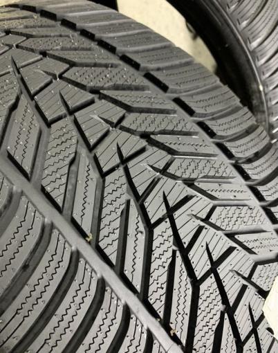 Hankook Winter I&#39;Cept Evo 3 W330 275/40 R21 и 315/35 R21