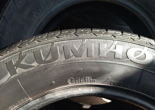 Kumho Solus HA31 235/65 R17 104T