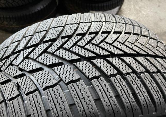 Bridgestone Blizzak LM005 DriveGuard 265/40 R21 105H