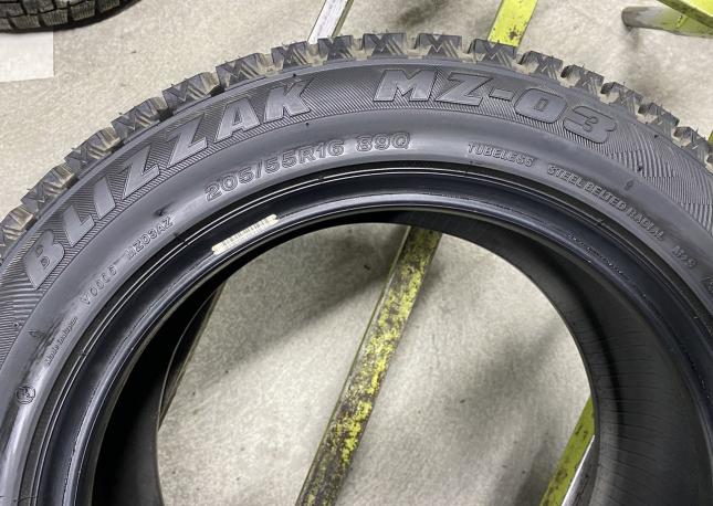 Bridgestone Blizzak MZ-03 205/55 R16