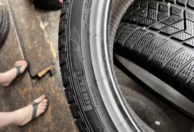 Pirelli Scorpion Winter 255/40 R21