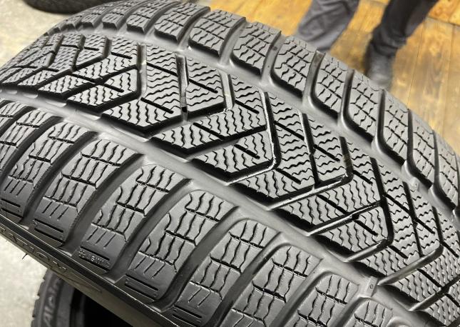 Pirelli Winter Sottozero 255/45 R19 104V