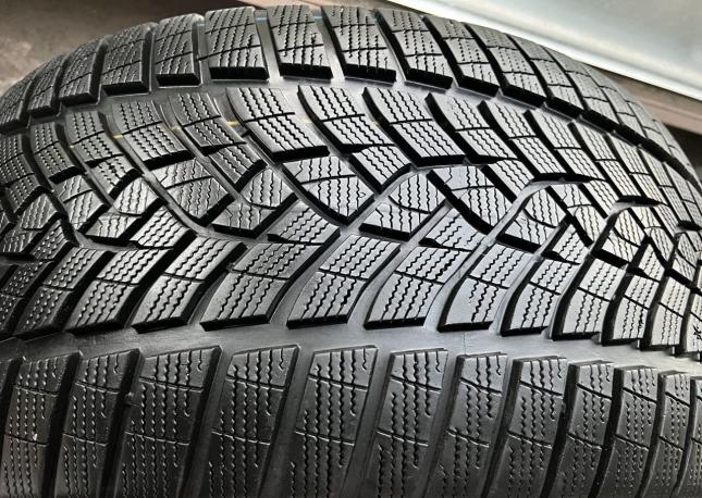 Goodyear UltraGrip Performance Gen-1 295/35 R21