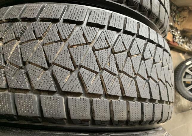 Bridgestone Blizzak DM-V2 275/45 R20