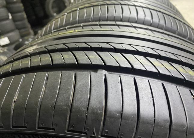 Yokohama Advan dB V552 245/45 R17