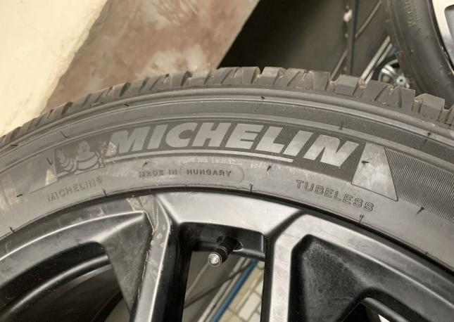 Michelin Latitude Cross 285/45 R21