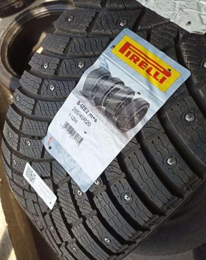 Pirelli Ice Zero SUV 285/45 R20