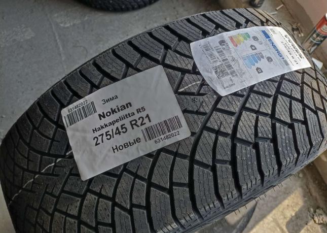 Nokian Tyres Hakkapeliitta R5 SUV 275/45 R21