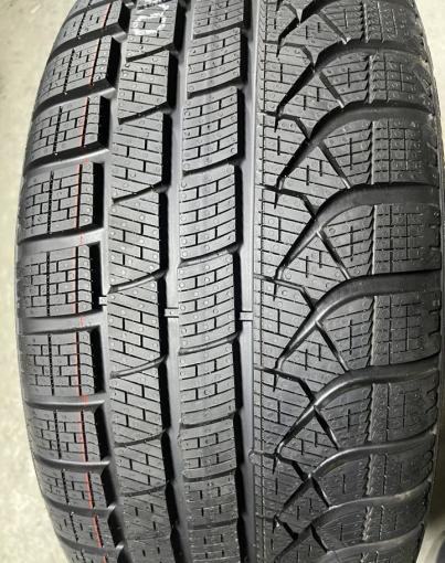 Pirelli P Zero Winter 245/40 R20 99V