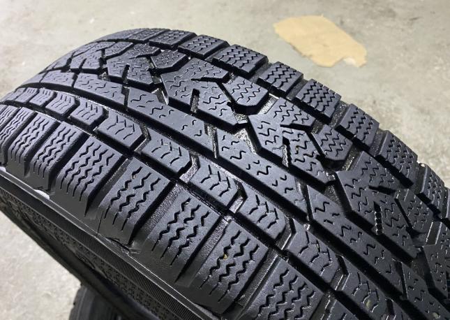 Kumho I&#39;Zen RV KC15 215/60 R17 96H