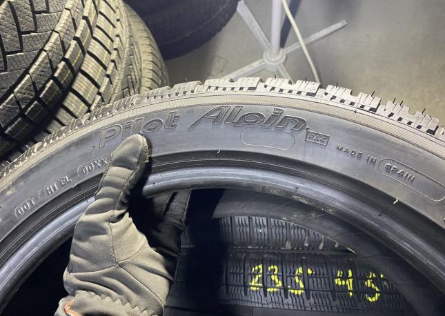 Michelin Pilot Alpin PA5 235/45 R18 98V