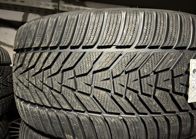 Hankook Winter I&#39;Cept Evo 3 W330 275/35 R20