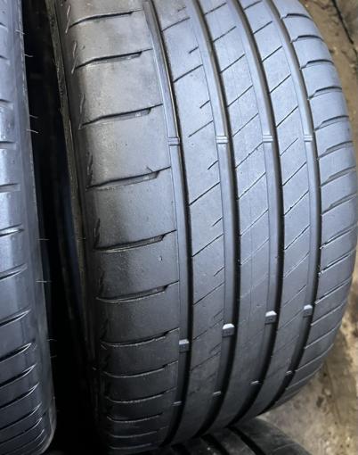 Bridgestone Potenza S005 235/35 R19