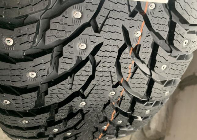 Nokian Tyres Hakkapeliitta 9 255/35 R20