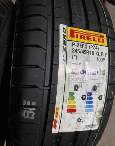 Pirelli P Zero PZ4 275/40 R18 и 245/45 R18