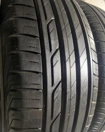 Bridgestone Turanza T001 215/60 R17