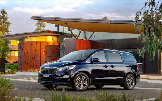 Комплект оригинальных колес KIA Carnival R18