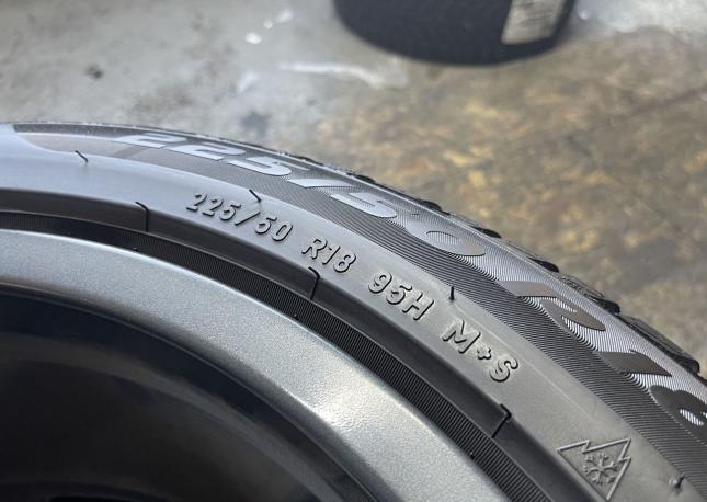 Pirelli Winter Sottozero 3 225/50 R18 95H