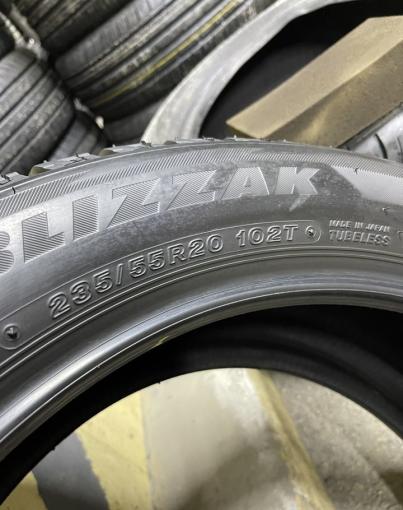 Bridgestone Blizzak DM-V2 235/55 R20 102T