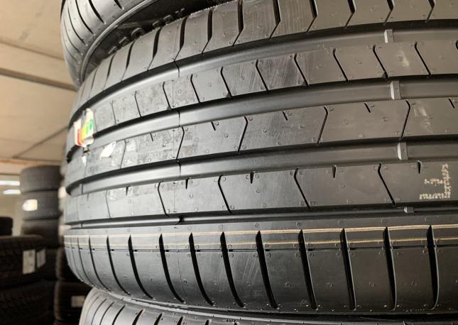 Pirelli P Zero PZ4 245/40 R20 и 275/35 R20