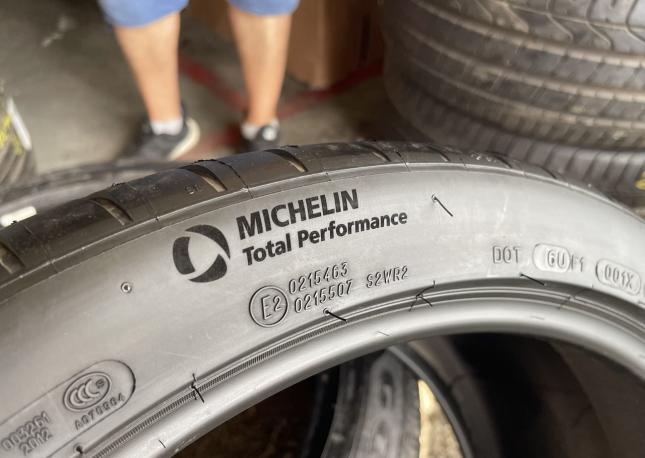 Michelin Pilot Sport 4 S 275/35 R21 и 315/30 R21 Y