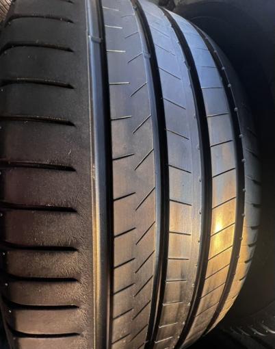 Bridgestone Alenza Sport 285/45 R22