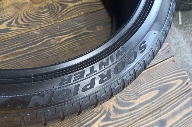 Pirelli Scorpion Winter 255/40 R21