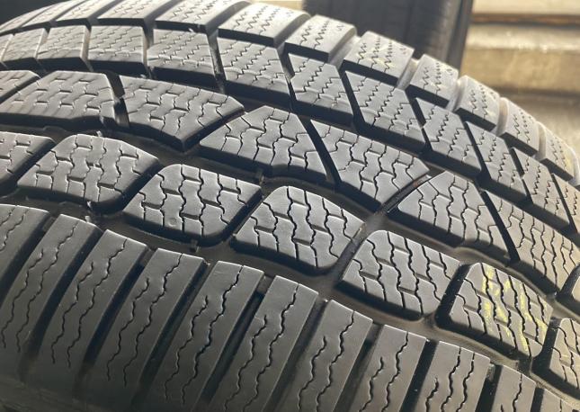 Continental ContiWinterContact TS 830 P 235/45 R19 99V