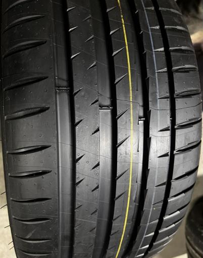 Michelin Pilot Sport 4 255/40 R19 100W