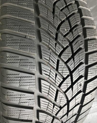 Goodyear UltraGrip Performance 235/45 R18