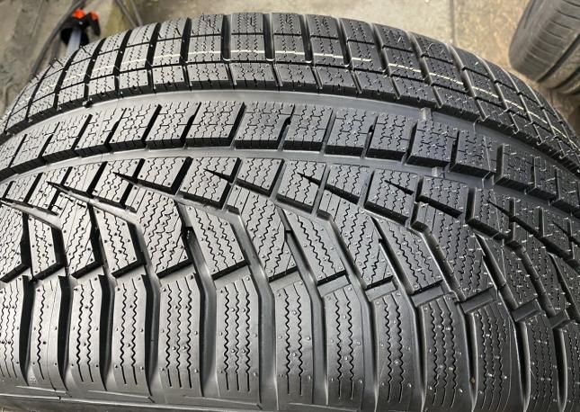 Hankook Winter I&#39;Cept Evo 3 W330 295/35 R23 108W